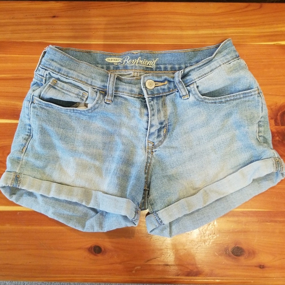 Old Navy lightwash boyfriend jean shorts, size 0